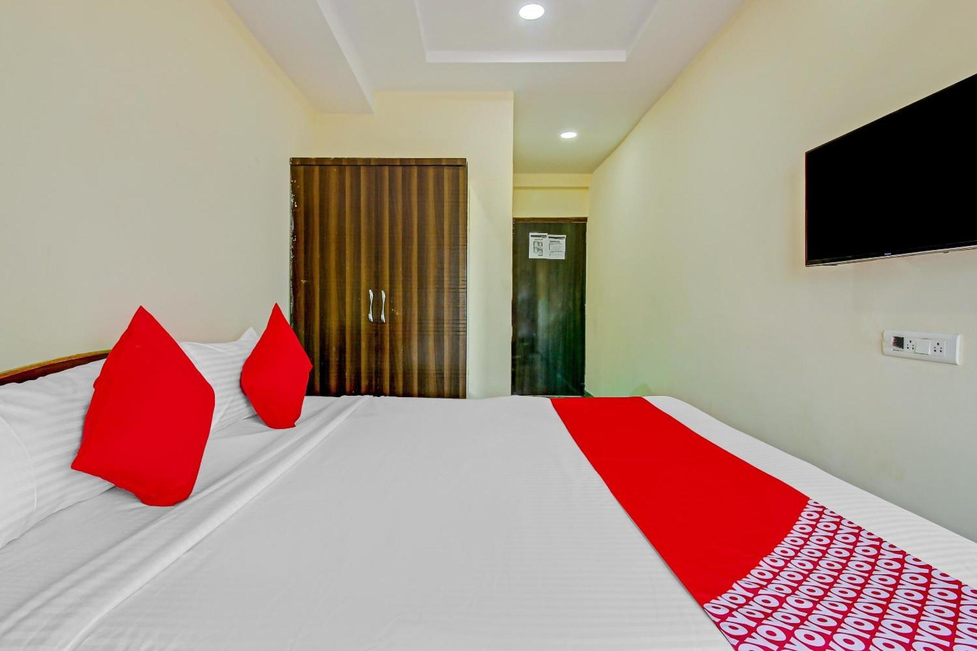 Hotel O Adhin Residency Hyderabad Esterno foto