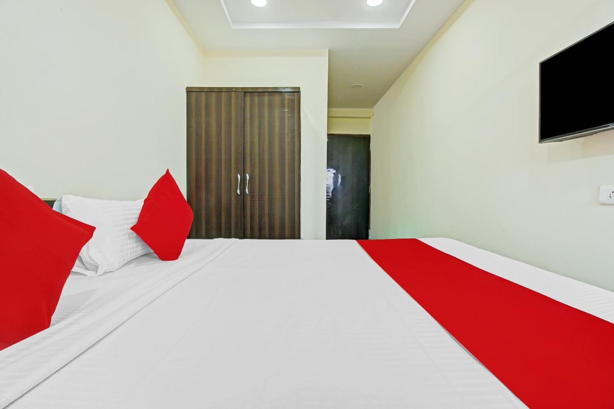 Hotel O Adhin Residency Hyderabad Esterno foto