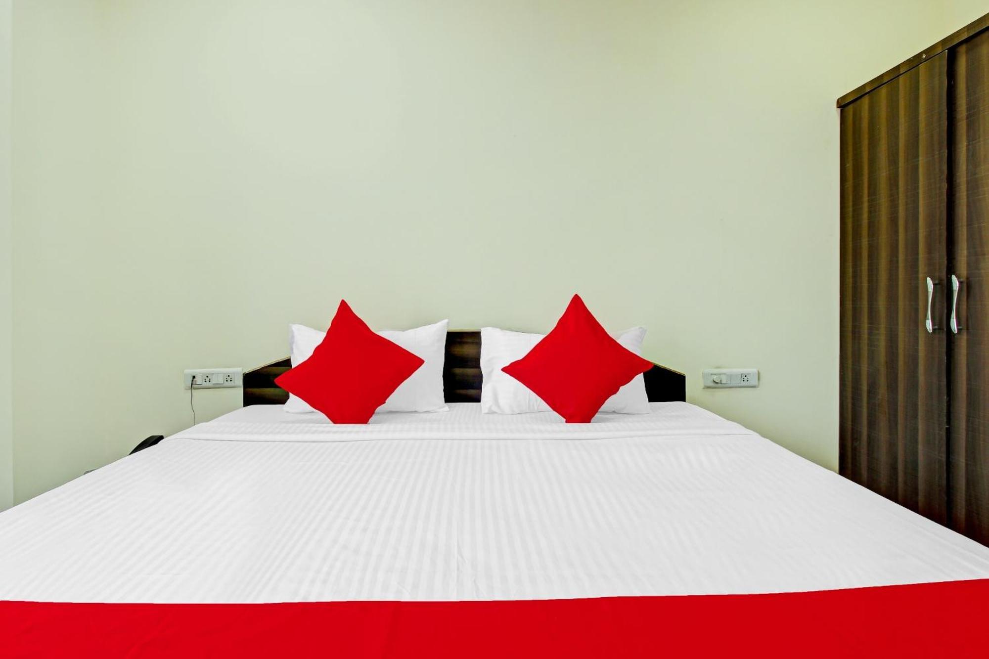 Hotel O Adhin Residency Hyderabad Esterno foto